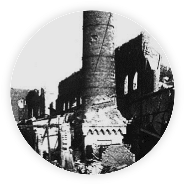 Black and white picture of destroyed building
